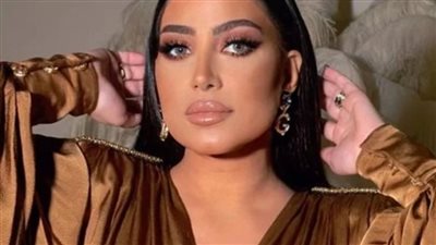 بمكياج جرئ.. بوسي تخطف الأنظار في أحدث ظهور