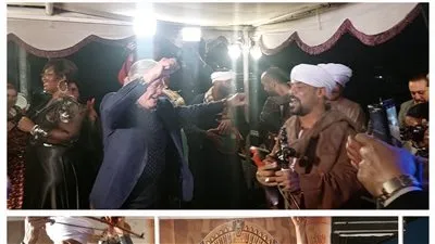 حسين فهمي وسلوي محمد علي يرقصا مع فرقة الفنون الشعبية استعدادا لافتتاح مهرجان الأقصر