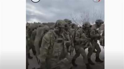 شاهد.. وصول مقاتلي الشيشان قرب كييف (فيديو)