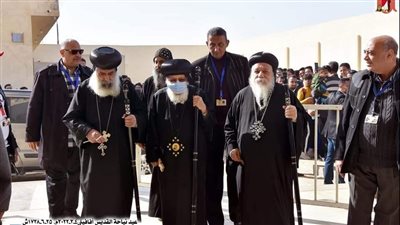 إقامة قداس عيد 