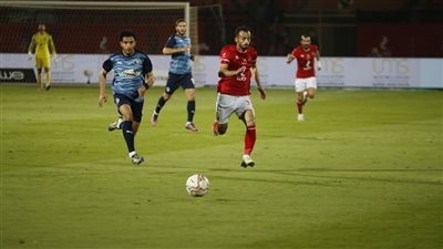 التعادل السلبي يفرض نفسه على الشوط الأول من موقعة الأهلي وبيراميدز