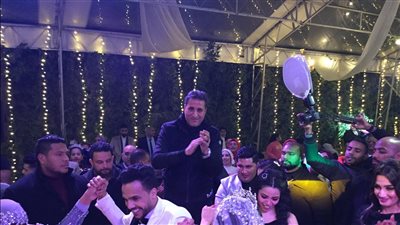 أحمد شيبة وحمو بيكا يشعلان حفل زفاف عضو فريق 