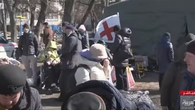 شاهد.. المدنيون يفرون من ضواحي العاصمة الأوكرانية كييف