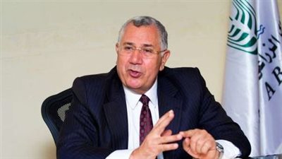 وزير الزراعة يكشف قرارات الدولة بشأن توريد القمح.. ويوجه هذه المناشدة للمصريين (فيديو)