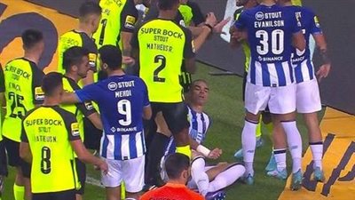 نجم بورتو يخضع لجراحة في الرأس