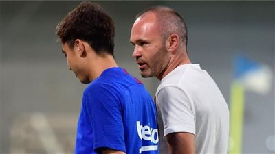 بيدري يسير على خطي إنييستا مع برشلونة