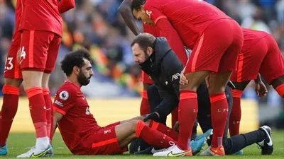عاجل.. إصابة قوية لمحمد صلاح في مباراة برايتون بالدوري الانجليزي 