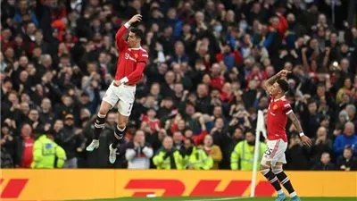 هاتريك رونالدو يقود مانشستر يونايتد لعبور توتنهام في الدوري الإنجليزي