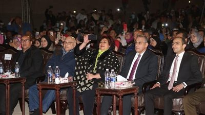 وزيرة الثقافة ومحافظ سوهاج يشهدان ختام فعاليات مهرجان أبيدوس الأول للموسيقى والغناء