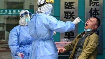 الصين تسجل أعلى مستوى بإصابات كورونا لأول مرة منذ عامين