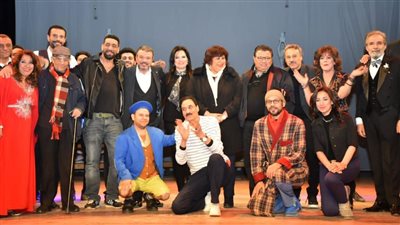 وزيرة الثقافة تشهد العرض المسرحي 