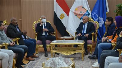 ننشر تفاصيل لقاء رئيس جامعة أسوان برئيس اتحاد كرة القدم