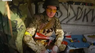 مراهقون أوكران في حرب بعد ثلاثة أيام فقط من التدرب على القتال (فيديو)