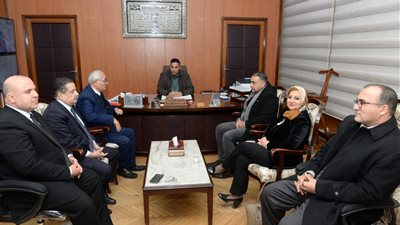 محافظ الدقهلية يستقبل نائب وزير التعليم لتشغيل المدرسة الرسمية الدولية بالمنصورة 