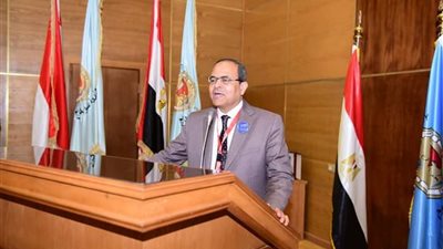 رئيس جامعة سوهاج يشهد أولى الجلسات العلمية للمؤتمر الثاني لضمان الجودة