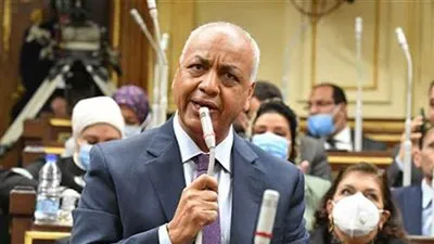 مصطفى بكري لرجال الأعمال: 