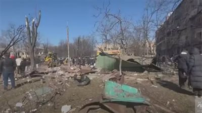 مشاهد لمنطقة طالها قصف روسي في العاصمة الأوكرانية كييف (فيديو)