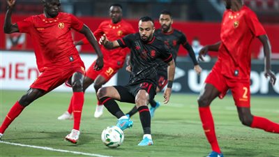 الأهلي يهزم المريخ السوداني بالثلاثة ويقترب من التأهل لربع نهائي الأبطال