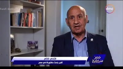  السن رقم في البطاقة.. رحلة أكبر باحث دكتوراه بدأت سنة 1940 (فيديو)