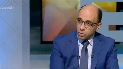 جراح مصري يغير خارطة جراحات إعوجاج العمود الفقري الصعبة لدى الأطفال