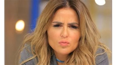 مها الصغير تغازل الجمهور في أحدث ظهور لها