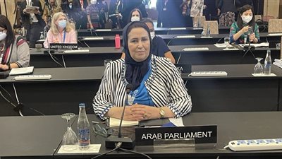 البرلمان العربي: المرأة تمتلك القدرة على بناء السلام جنبًا إلى جنب الرجل