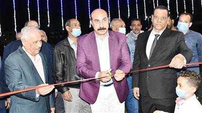 محافظ أسوان يفتتح معرض 