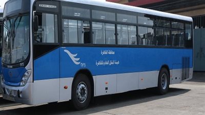 محافظة القاهرة تدفع بـ 30 أتوبيسا لتخفيف الكثافة أمام محطات المترو المنقطع عنها الكهرباء