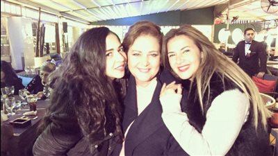 إيمي سمير غانم توجه رسالة مؤثرة لوالدتها في عيد الأم