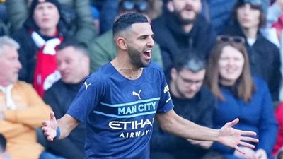 رياض محرز يفجر مفاجأة حول مستقبله مع مانشستر سيتي