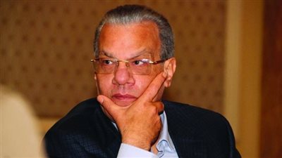 عادل حمودة يعزي الزميل كريم وزيري في وفاة والده