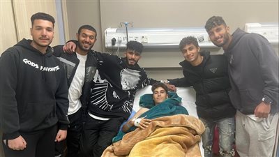 كسر في الترقوة.. نجم فريق الزمالك 2003 يخضع لعملية جراحية 