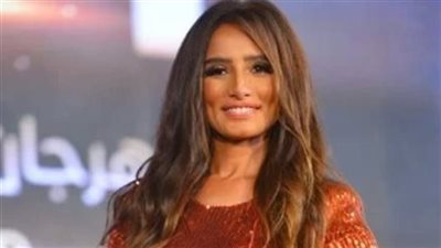 تأجيل دعوى زيادة نفقة الفنانة زينة ضد الفنان أحمد عز 