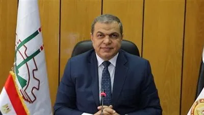 وزير القوى العاملة ومحافظ قنا يشاركان فى ختام ملتقى السلامة والصحة المهنية 