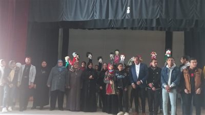 العرض المسرحى 