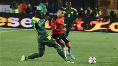 كيروش يستقر على ثلاثي وسط الفراعنة ضد السنغال 