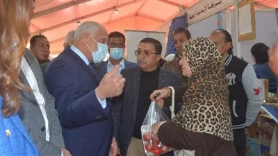 محافظ الجيزة يفاجئ العارضين بـ 