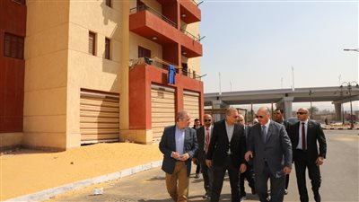 محافظ القاهرة يتفقد المساكن البديلة للعشوائيات بـ 