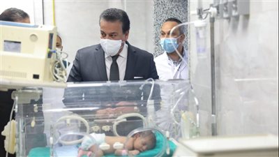 خالد عبد الغفار يتفقد مستشفى هليوبوليس ويوجه بزيادة طاقة استيعاب حضانات الأطفال