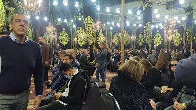 رئيس نادي الأهلي الأسبق يشارك في عزاء الراحل رجائي عطية