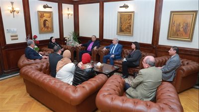 وزيرة التجارة والصناعة ورئيس الإنجيلية يشهدان توقيع مذكرة تفاهم 