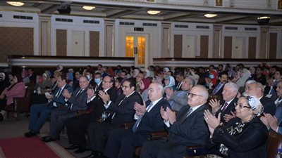  الخشت: 47% من مناصب القيادة بجامعة القاهرة للمرأة