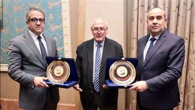 “العناني ومنار” يشاركان بندوة 