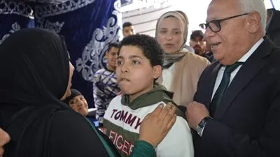 محافظ بورسعيد يتفقد المرحلة الرابعة للكامب الاقتصادي بحي الزهور