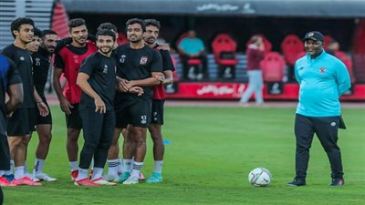 ماذا يحتاج الأهلي من مباراة الهلال السوداني غدًا؟