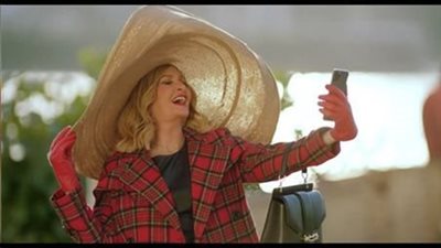 يسرا أرستقراطية مديونة تتحدث الفرنسية في أحلام سعيدة