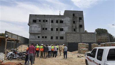 محافظ قنا يجري جولة ميدانية على مشروعات حياة كريمة بقرى قوص 