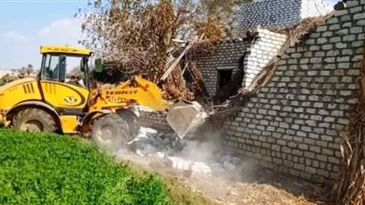 إزالة 5 حالات تعد على أملاك الري والمجاري المائية بالمراغة في سوهاج