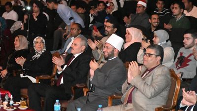 معلنا دعمه للمنشدين.. أسامة الأزهري يشارك في حفل الإنشاد الديني بجامعة قناة السويس