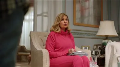 يسرا تقدم درسًا هامًا في 